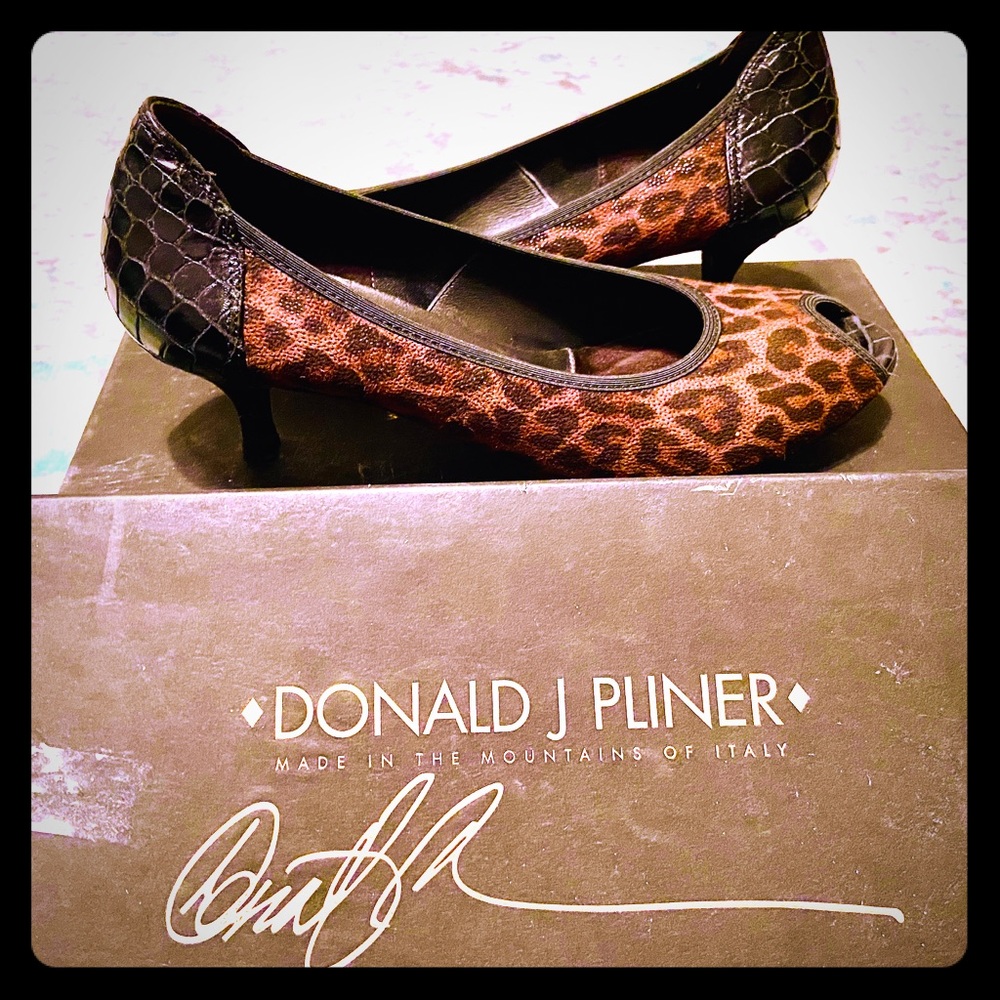 Donald J. Pliner peeptoe classic